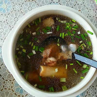 香菇炖筒子骨