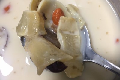 花胶炖牛奶