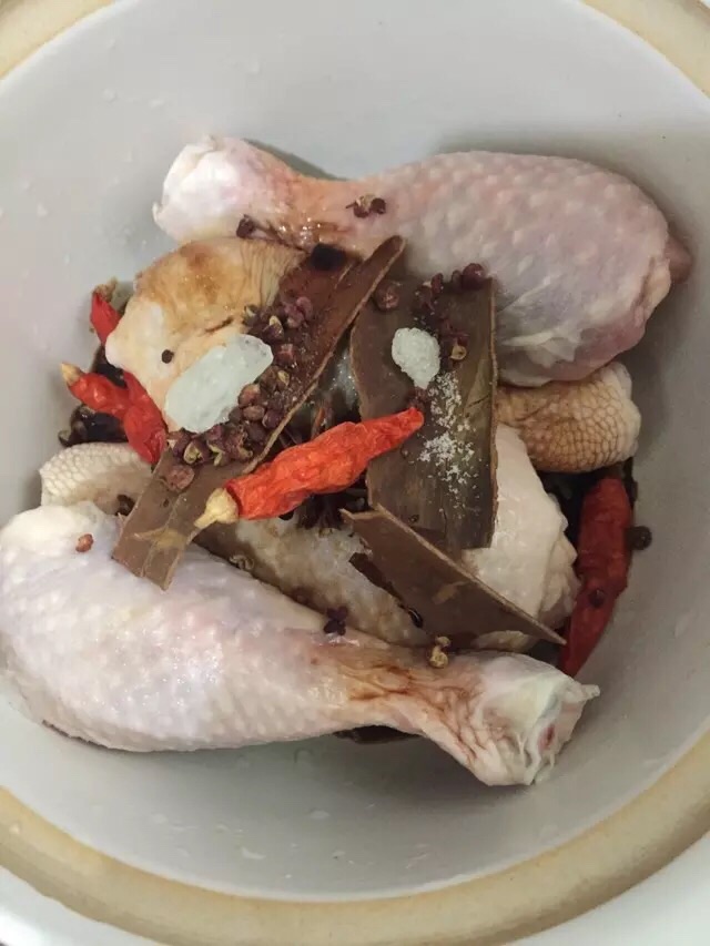 卤鸡腿的做法图解1