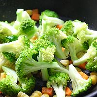 #美食新势力#快手减脂——素炒西兰花的做法图解8