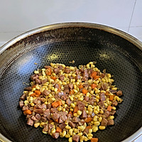 #夏日鲜味轻享健康#黑椒香肠炒豆嘴的做法图解6