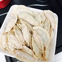 猪肉香菇鲜虾水饺的做法图解5