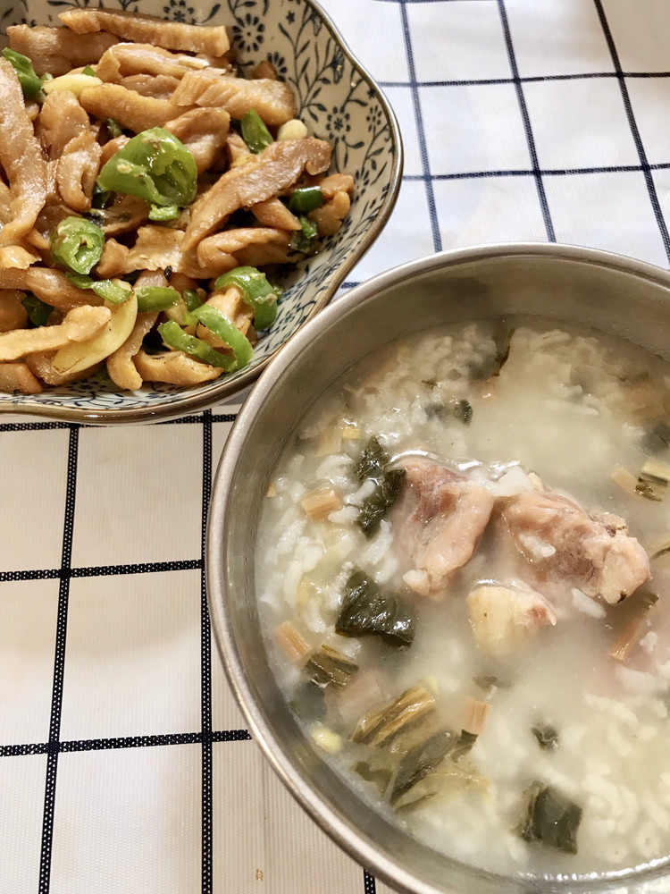 菜干咸猪骨粥的做法