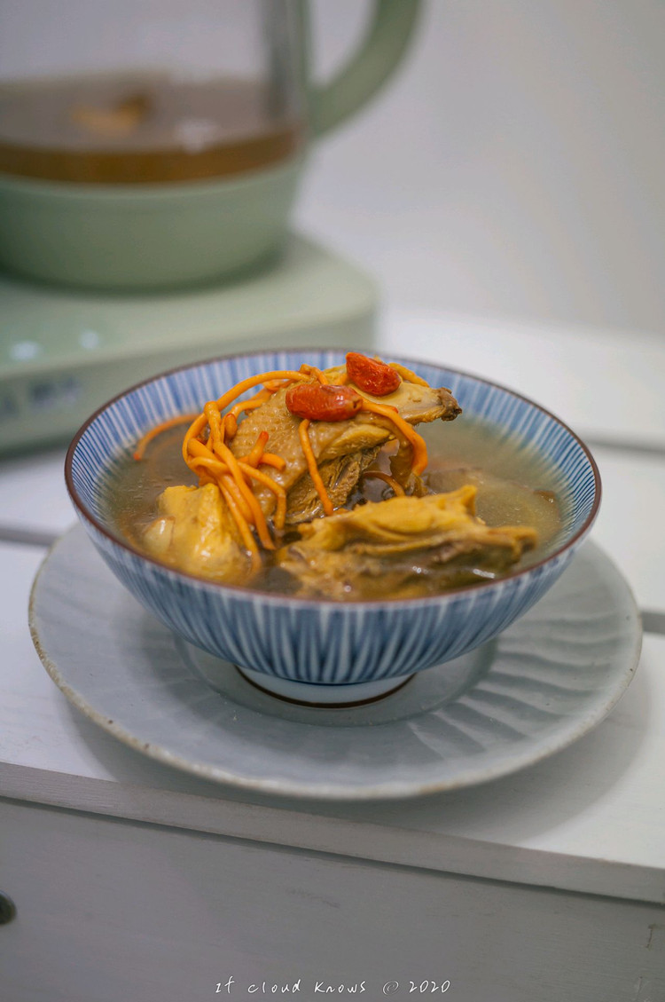 一人食.增强免疫力的虫草花煲鸡汤的做法