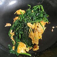 菠菜炒鸡蛋 鸡蛋焦香的那种的做法图解4