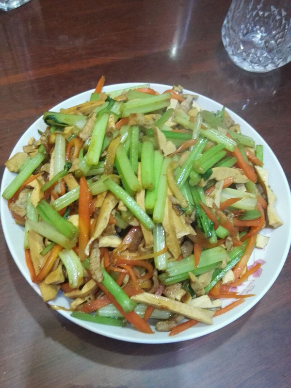 芹菜炒豆干