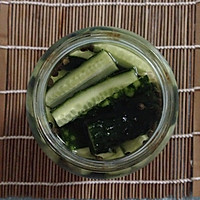 泡椒泡黄瓜的做法图解2