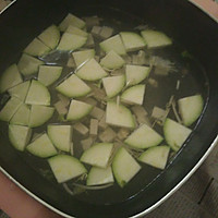 生菜豆腐西葫芦鸡蛋汤的做法图解3