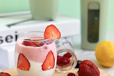 水果物语丨蔓越莓&草莓燕麦奶昔