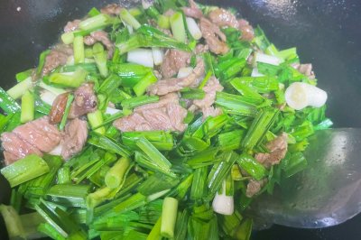 黄牛肉炒大蒜苗