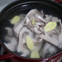 #中小学生营养餐#健脾养胃促消化的茯苓芡实猪肚汤～的做法图解5