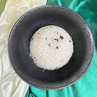 吃剩的米饭别在炒了还可以做挪威三文鱼茶泡饭的做法图解3