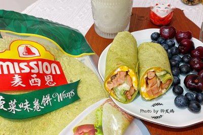 午餐肉黄瓜鸡蛋卷饼