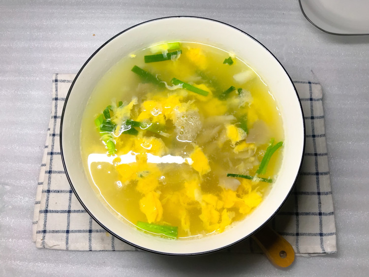 平菇鸡蛋汤的做法