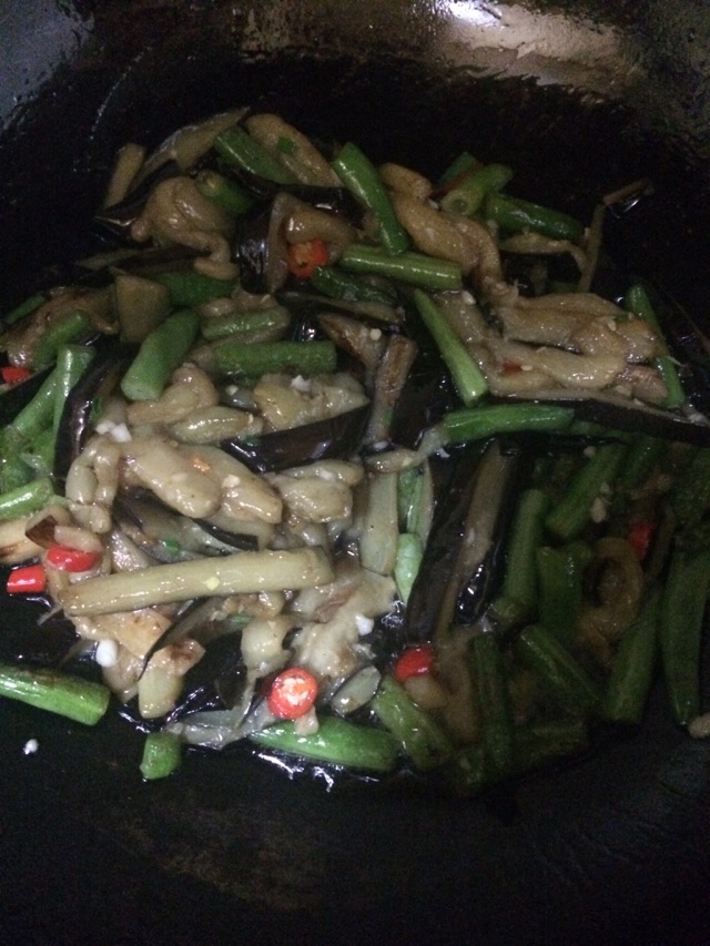 茄子煸豆角的做法图解4