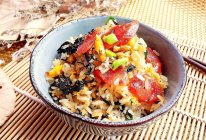 腊味紫菜炒饭#春天不减肥，夏天肉堆堆#的做法