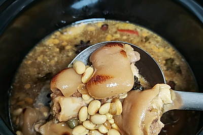 黄豆炖猪蹄