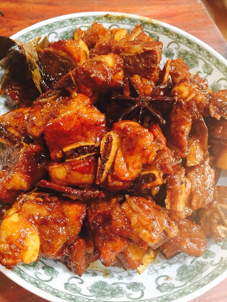 我的拿手菜~红烧排骨的做法