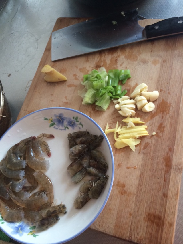 白菜炒大虾的做法图解3