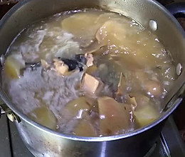 海底椰苹果煲生鱼-润燥健脾的做法