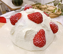 不需要抹面技术的草莓炸弹蛋糕 超详细步骤的做法