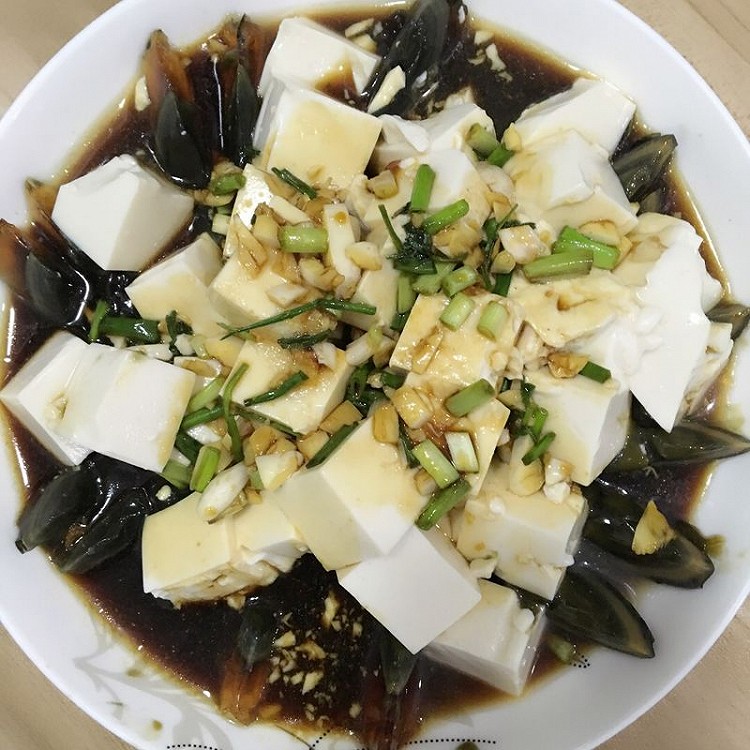 皮蛋豆腐的做法