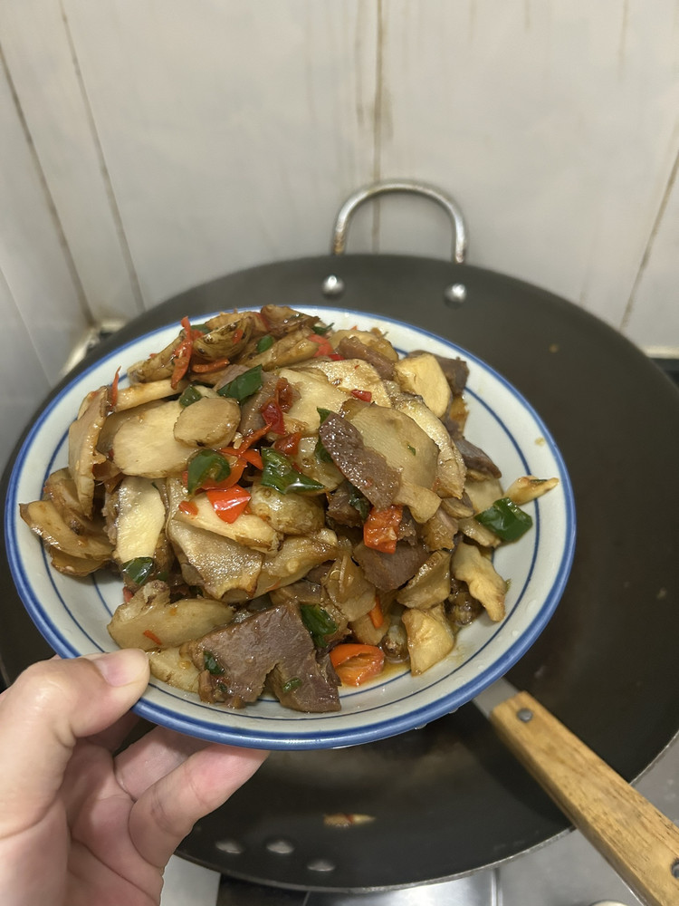 腊肉炒洋姜的做法