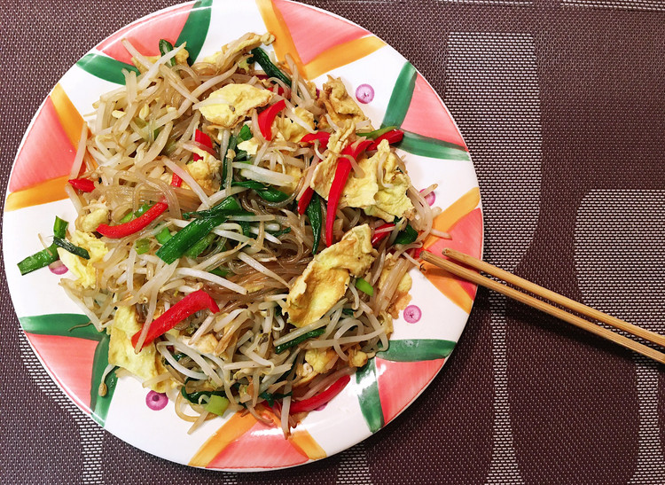 春天到了，就要吃春饼卷炒合菜的做法