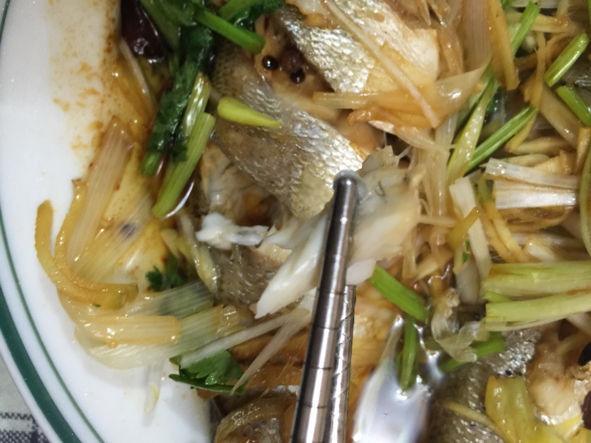 美味又简单的清蒸鲈鱼的做法图解6