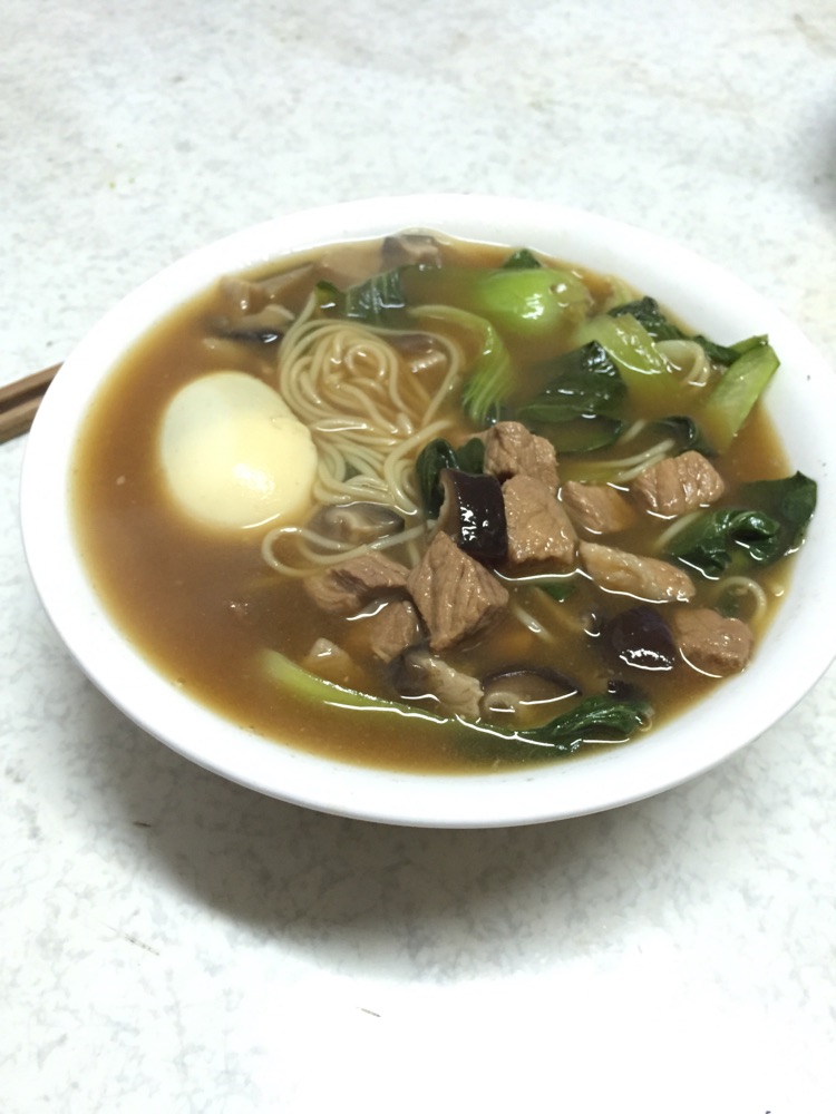 猪肉香菇青菜面的做法图解4