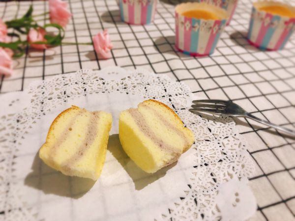 双色酸奶纸杯蛋糕