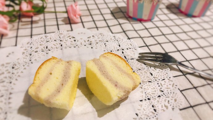 双色酸奶纸杯蛋糕