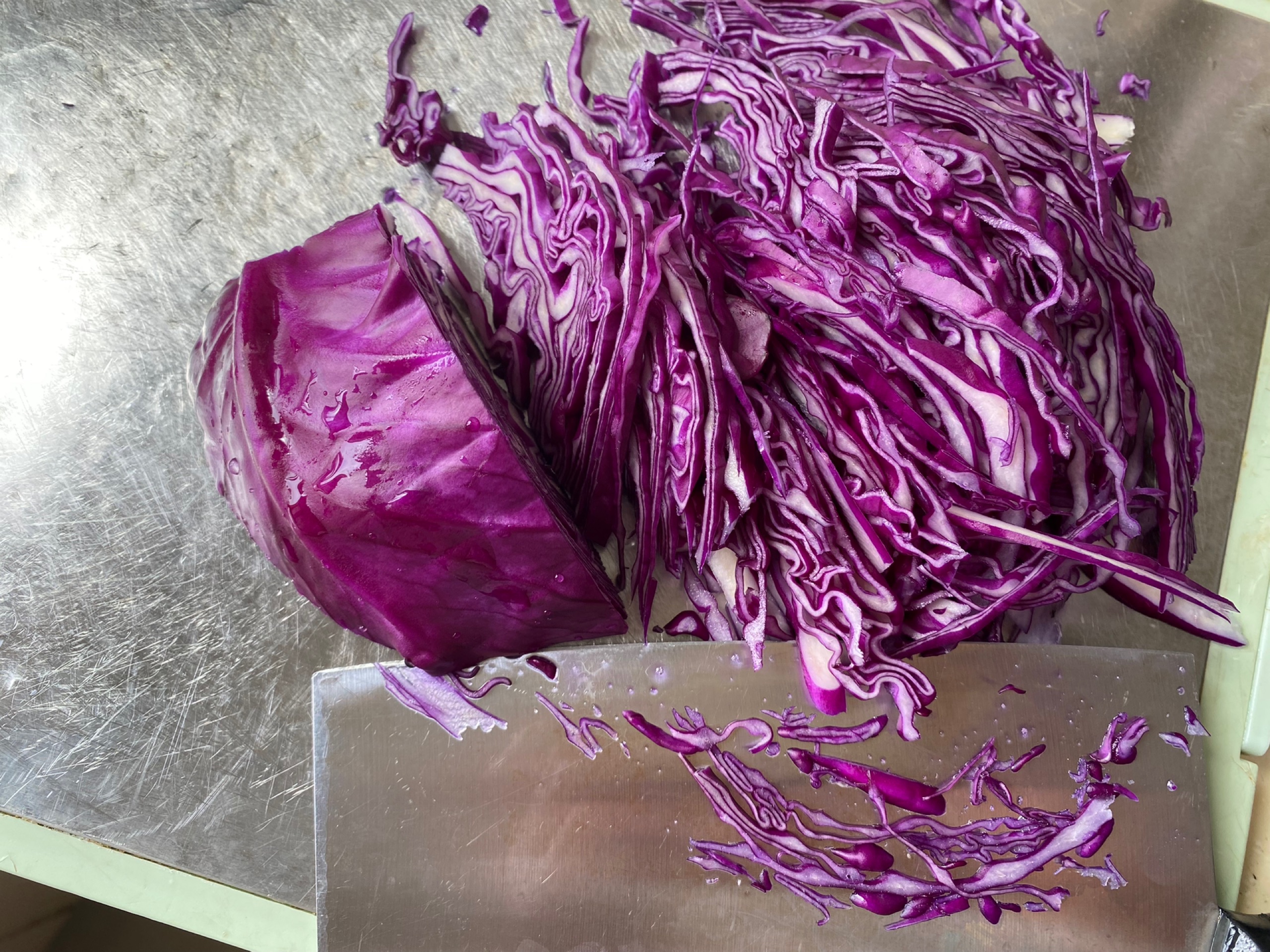素炒紫甘蓝最正宗的做法 ，脆爽好吃颜色漂亮 | 说明书网