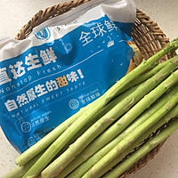 蟹棒炒芦笋的做法图解1