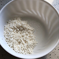 皮蛋瘦肉粥的做法图解1