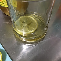 蜂蜜柠檬水--美白又减肥的做法图解4