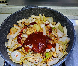 韩式铁板鸡（甜甜辣辣）的做法