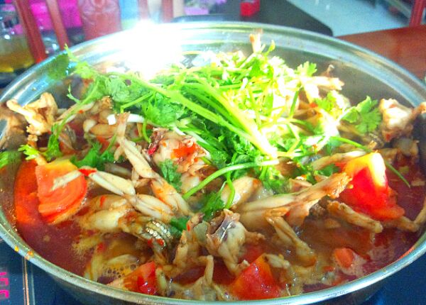 Braised frog with tomato