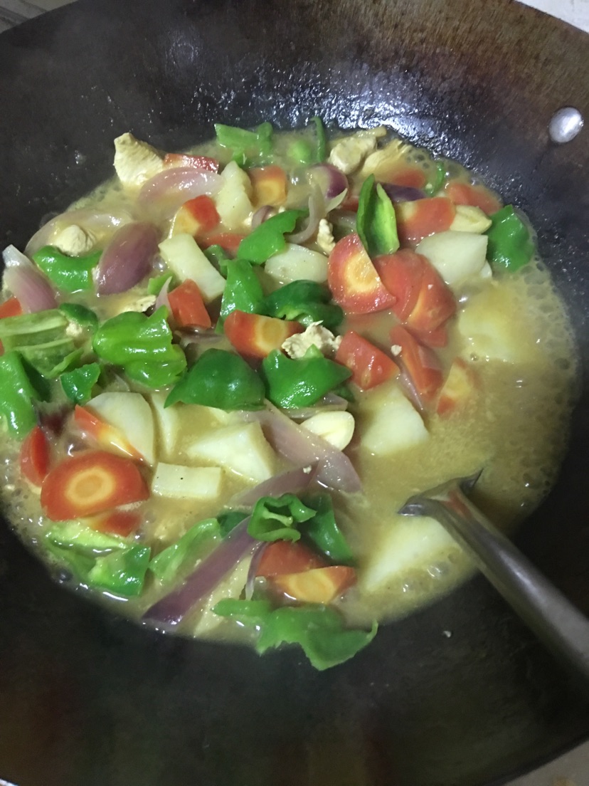 咖喱土豆鸡块盖饭的做法图解5