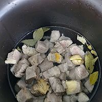 土豆牛腩的做法图解1