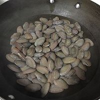 姜葱炒花甲的做法图解1