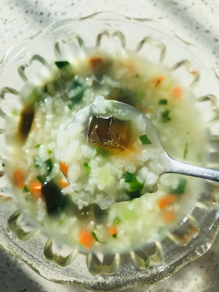 皮蛋蔬菜粥的做法