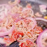 牛肉黄瓜炒面的做法图解3