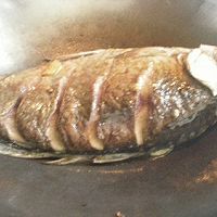 连年有鱼~得莫利炖鱼#金龙鱼外婆乡小榨菜籽油#的做法图解4