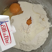 奶香浓郁超松软的无黄油版面包（100%成功）的做法图解1