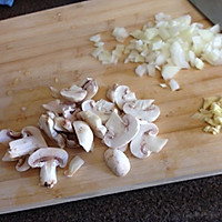 蘑菇鸡肉芝士焗饭 Chicken Casserole的做法图解2