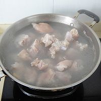 冬瓜薏米炖猪脚的做法图解6