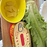 豆豉鲮鱼炒油麦菜的做法图解1