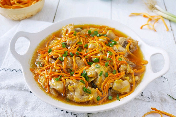 嫩滑咸香虫草花蒸鸡