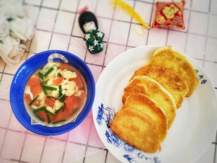 健康早餐之香煎馍片配番茄蛋花汤的做法